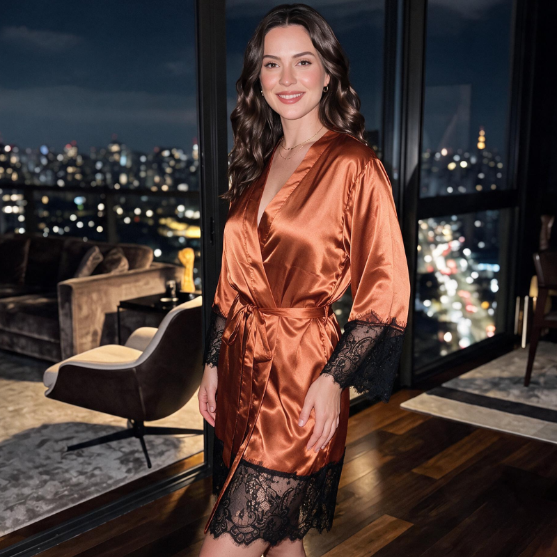Seidenrobe mit Spitzenbesatz Night Luxe