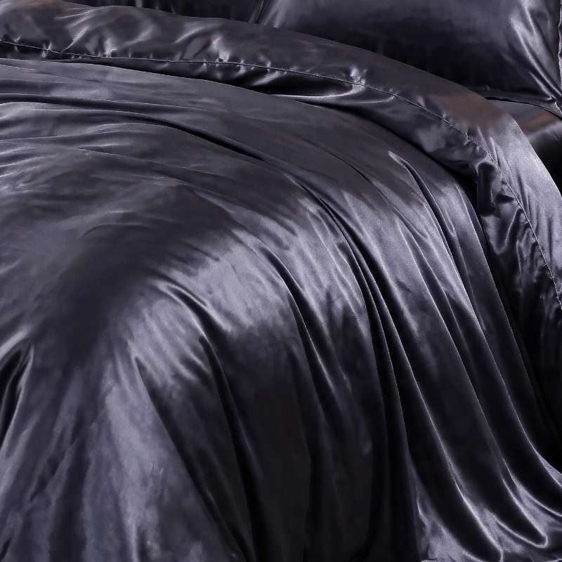 Ensemble King Satin avec drapé liquide et finition brillante