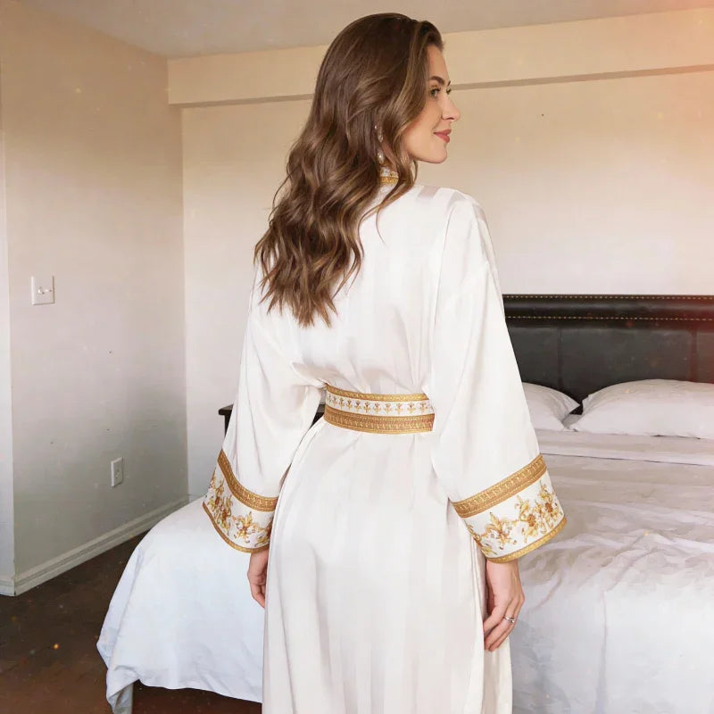 Robe en soie à imprimé floral avec ceinture
