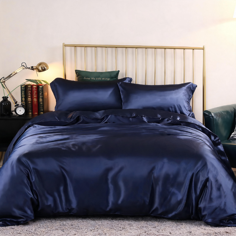 Ensemble King Satin avec drapé liquide et finition brillante