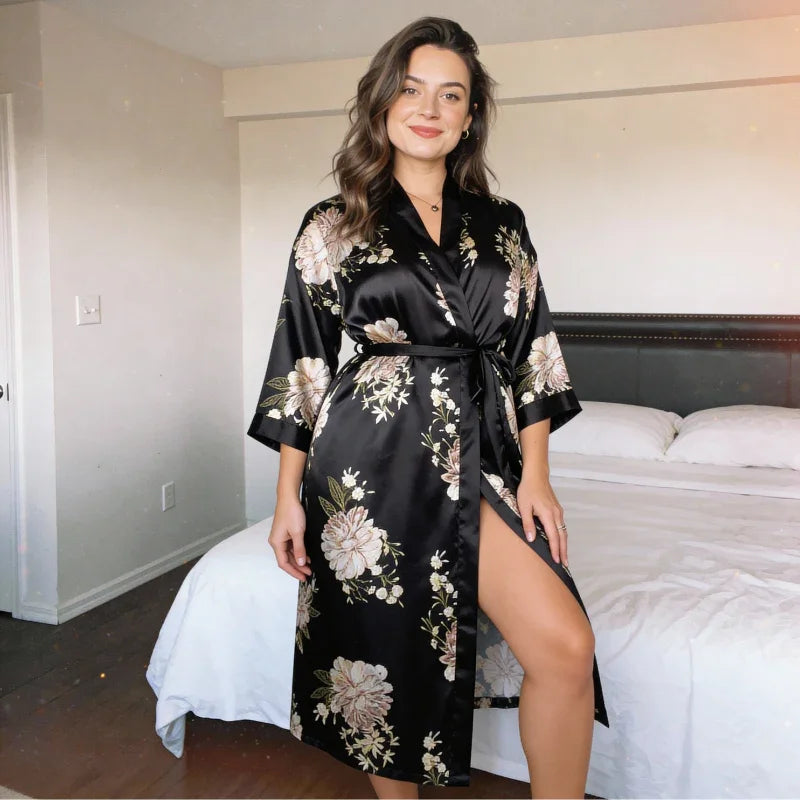Bata de seda floral con cinturón