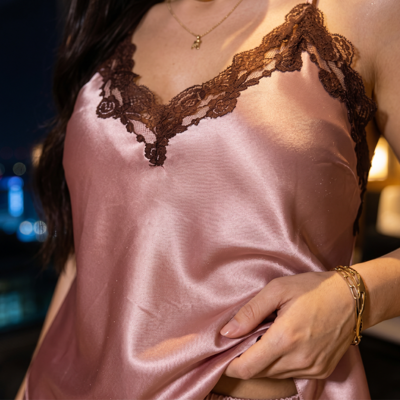 Babydoll in seta con scollo a V e vestibilità comoda