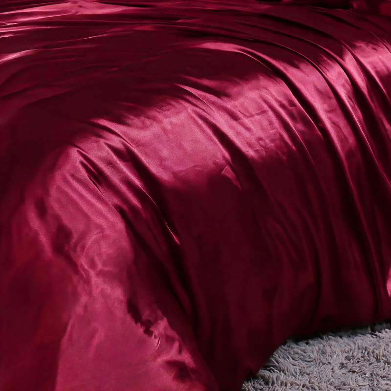 Ensemble King Satin avec drapé liquide et finition brillante