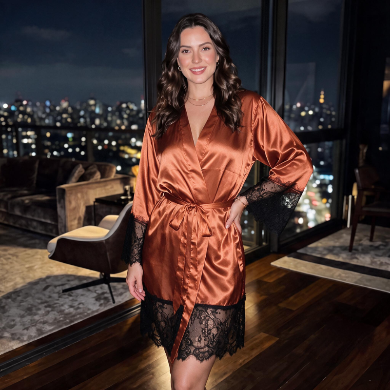 Seidenrobe mit Spitzenbesatz Night Luxe