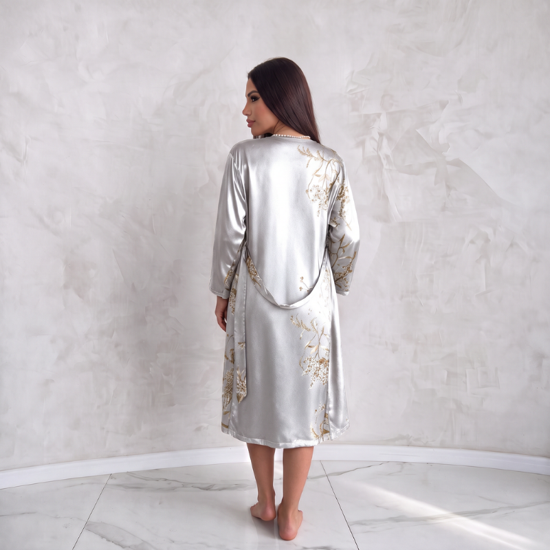 Ensemble kimono et chemise de nuit en soie brodée