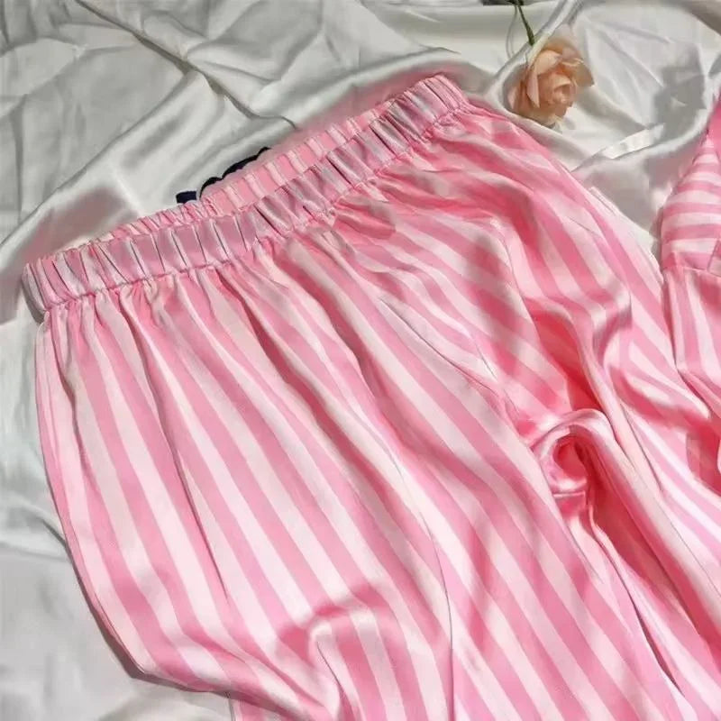 Conjunto de pijama de seda con botones y pijama largo