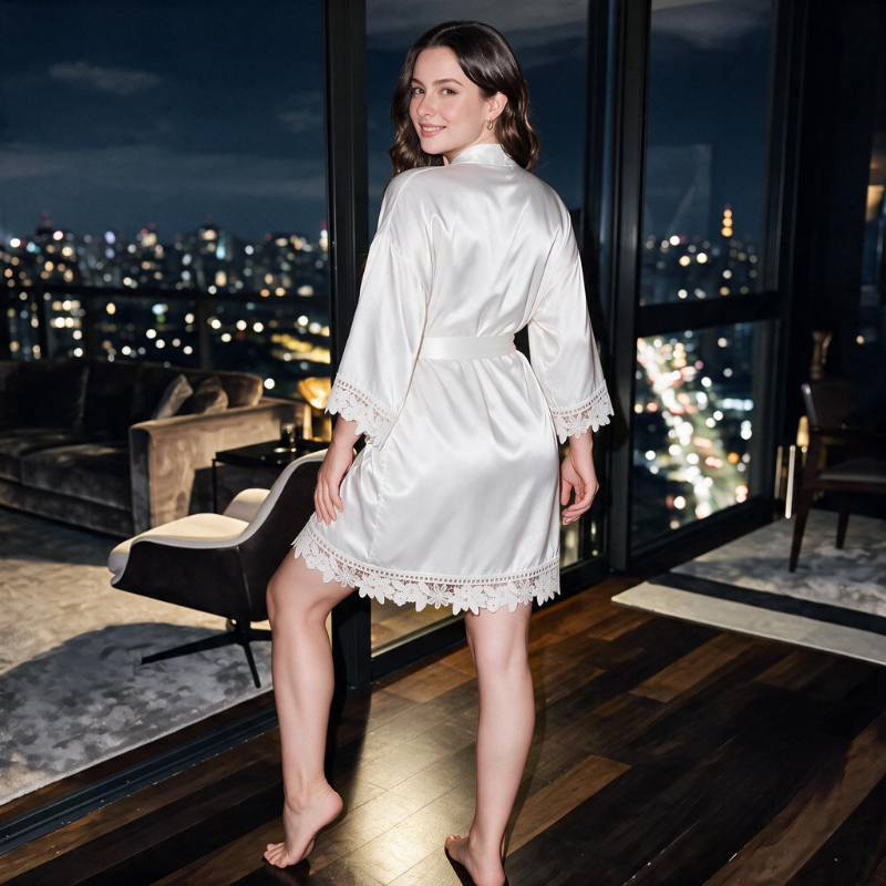Babydoll en soie à col bénitier de luxe 