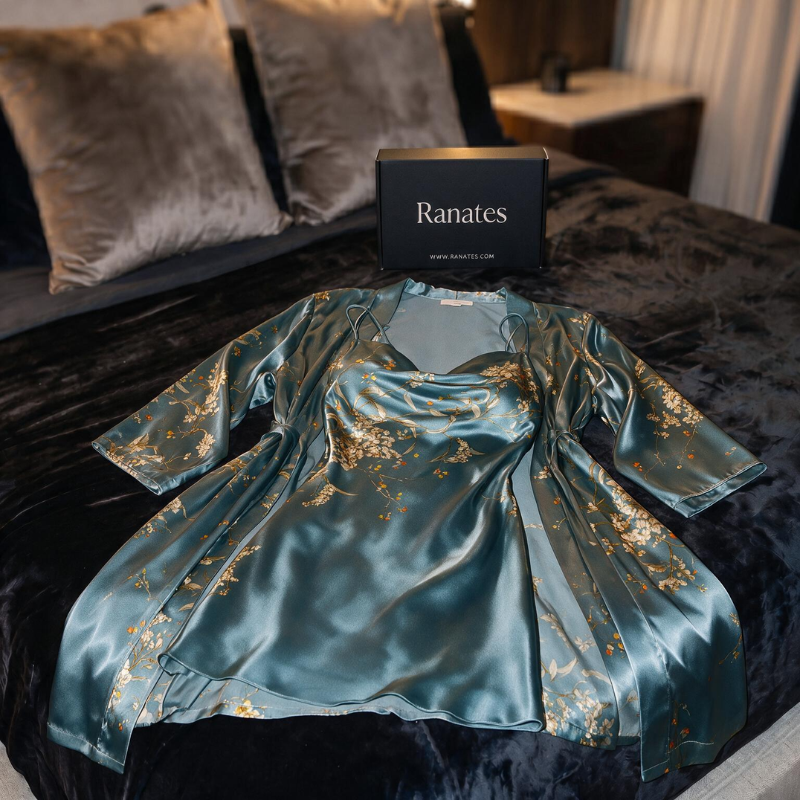 Silky Nightgown Kimono Set Embroidery