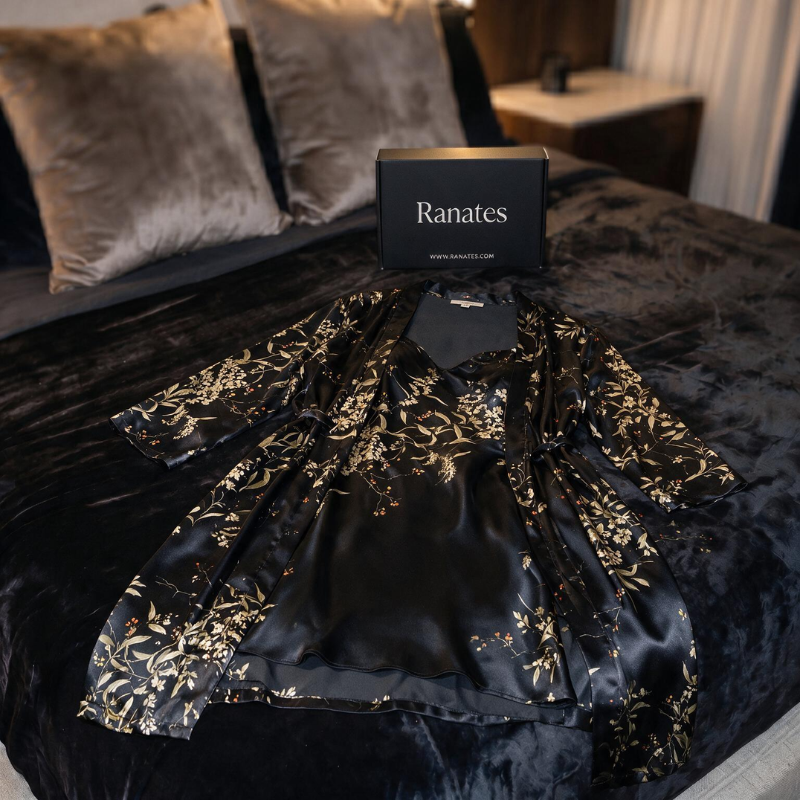 Silky Nightgown Kimono Set Embroidery