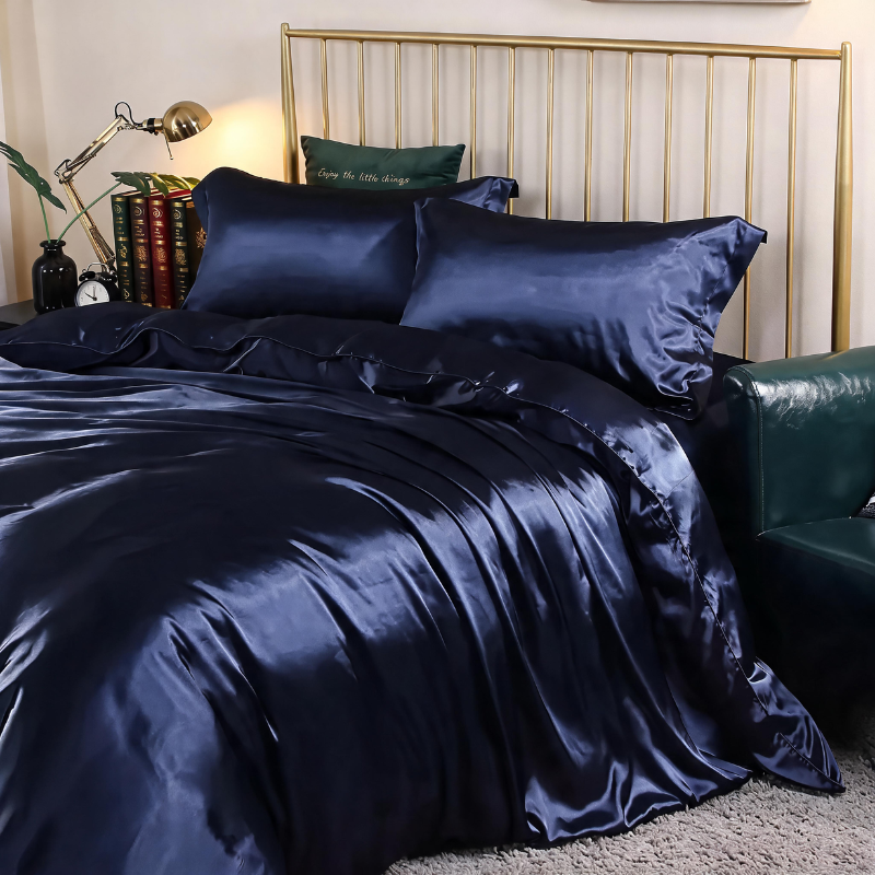 Ensemble King Satin avec drapé liquide et finition brillante 