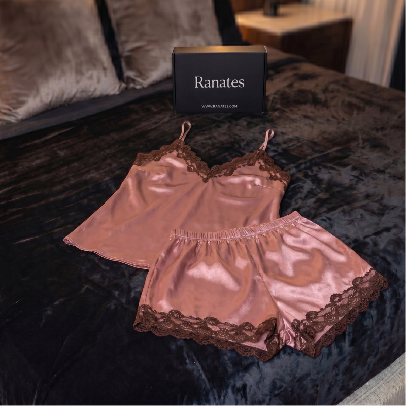 Babydoll από μετάξι με V λαιμόκοψη και άνετη εφαρμογή 