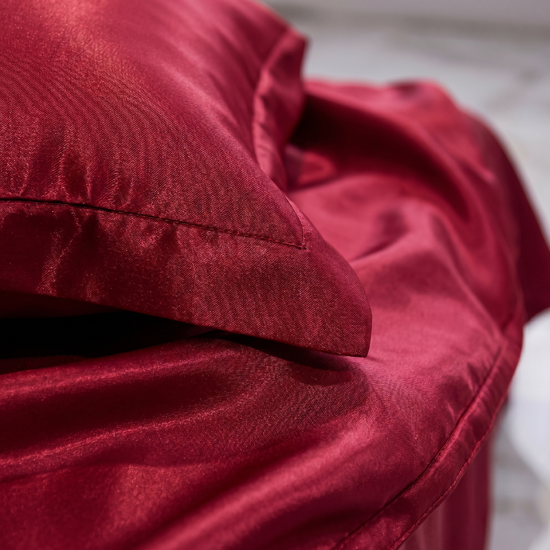 Deluxe Satin Kit with Elastic Sheet and Double Pillowcases