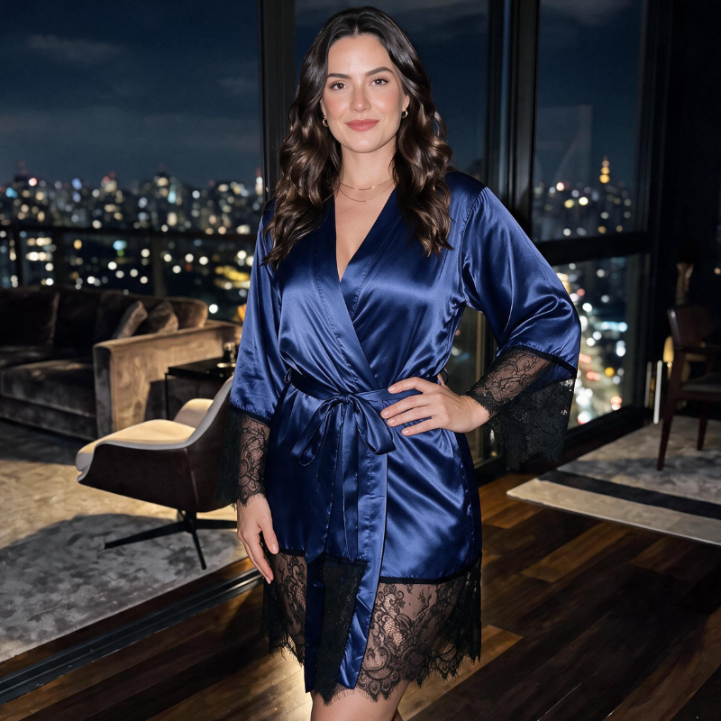 Robe de chambre en soie avec bordure en dentelle Nuit Luxe