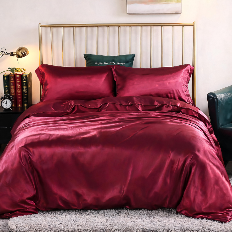 Ensemble King Satin avec drapé liquide et finition brillante 