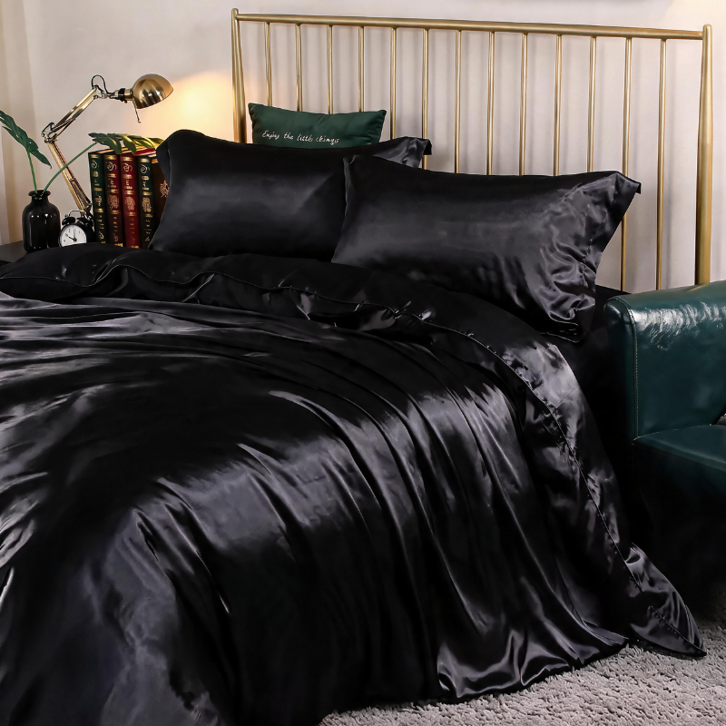 Ensemble King Satin avec drapé liquide et finition brillante 