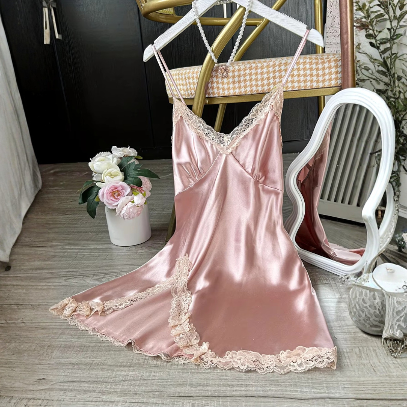 Babydoll de seda con cuello vuelto de lujo 